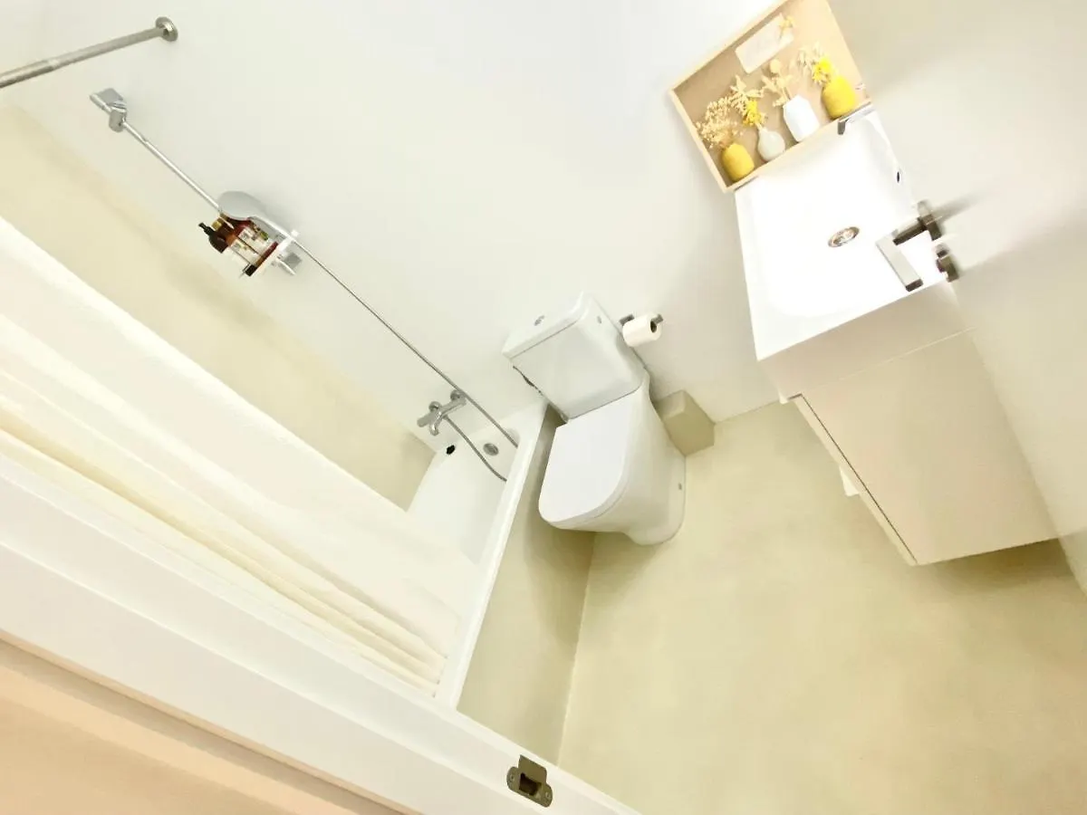 Barcelona Chic Apartments- Free Parking - 10 Min From Bcn City Centre By Metro Испания