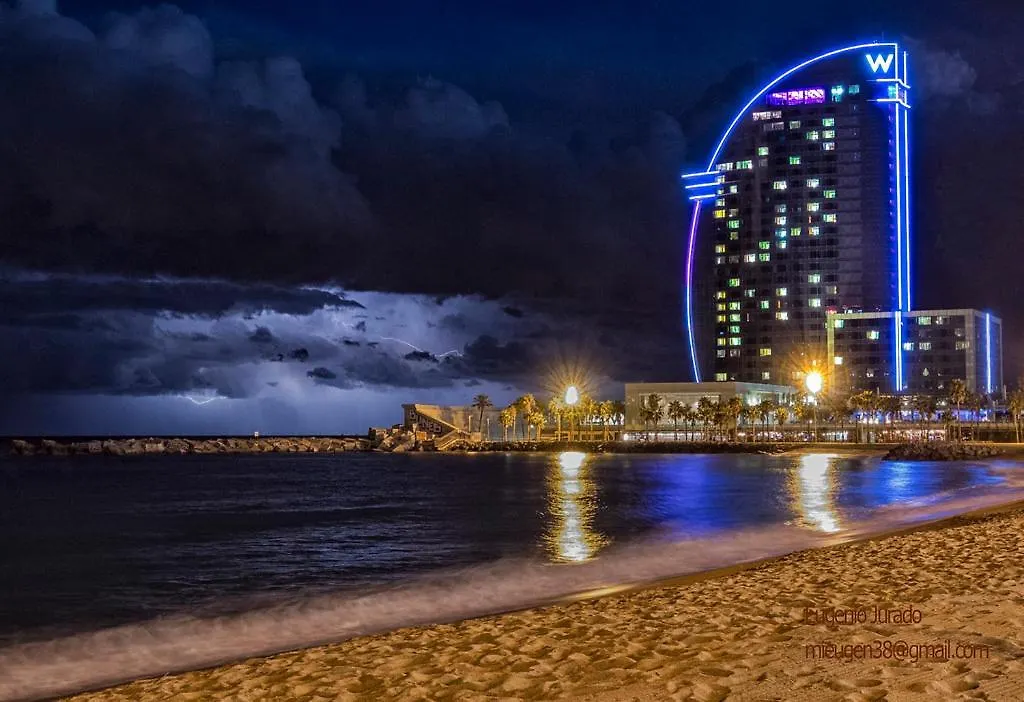 Апартаменты Barcelona Chic Apartments- Free Parking - 10 Min From Bcn City Centre By Metro