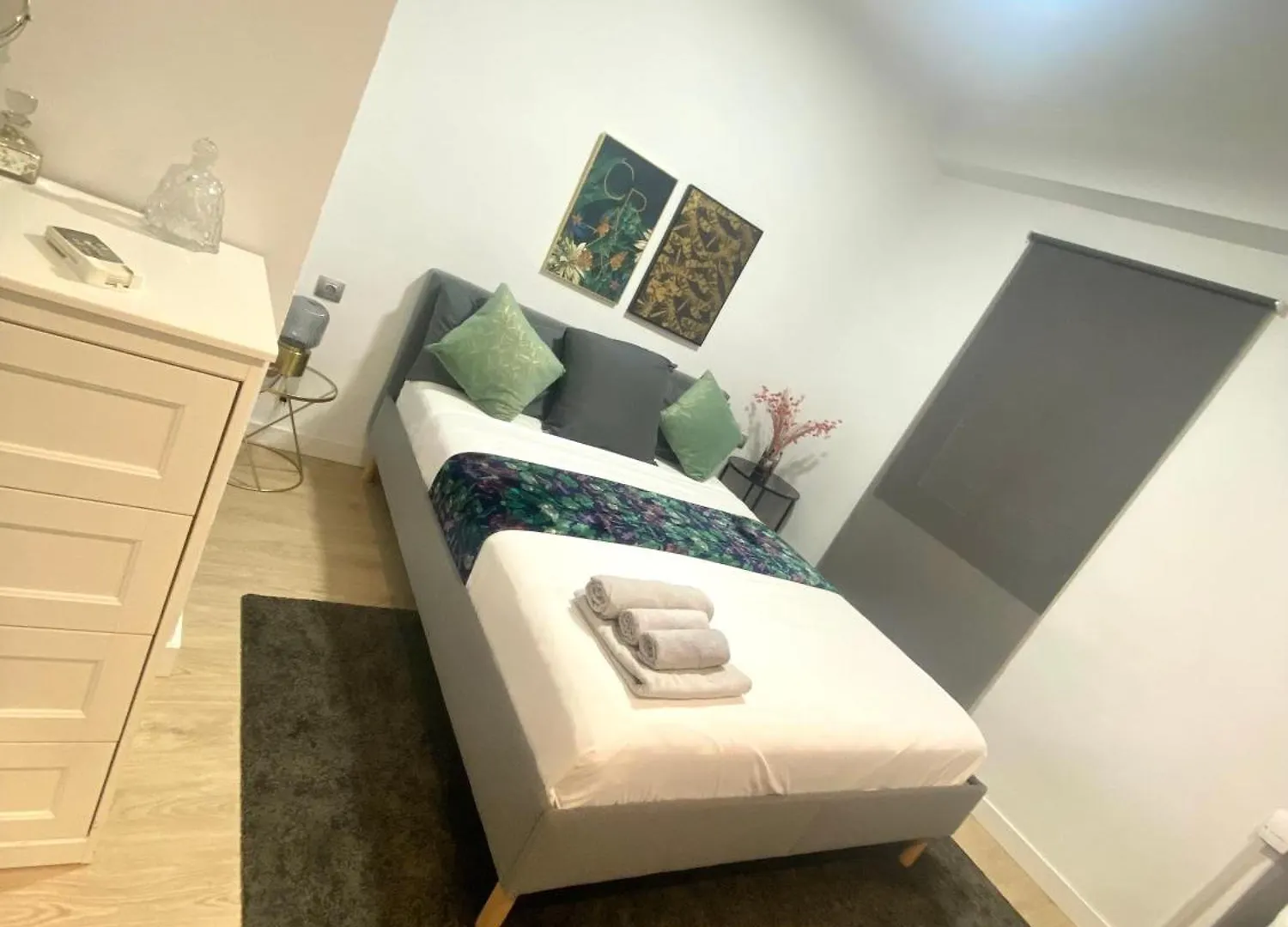 Barcelona Chic Apartments- Free Parking - 10 Min From Bcn City Centre By Metro Апартаменты