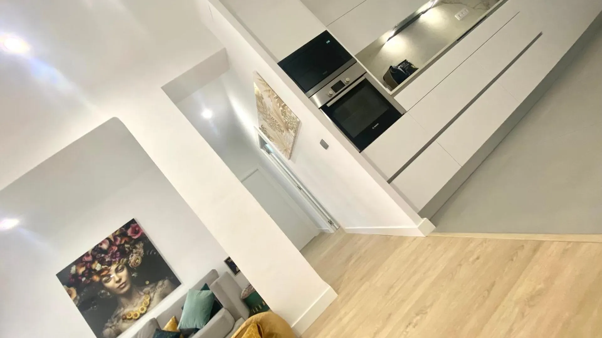Barcelona Chic Apartments- Free Parking - 10 Min From Bcn City Centre By Metro Испания