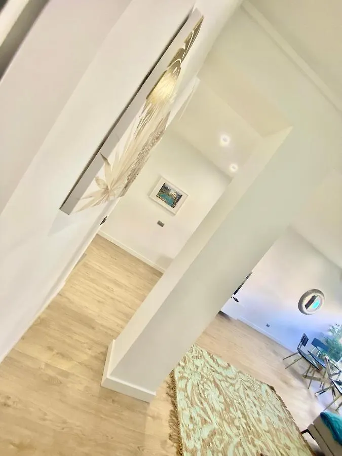 Barcelona Chic Apartments- Free Parking - 10 Min From Bcn City Centre By Metro 0*,  Spain